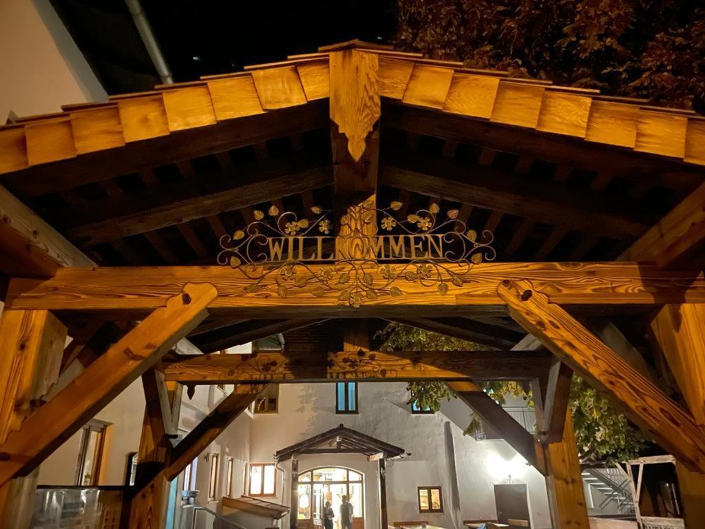 Landgasthaus Zur Linde Pleiskirchen 外观 照片