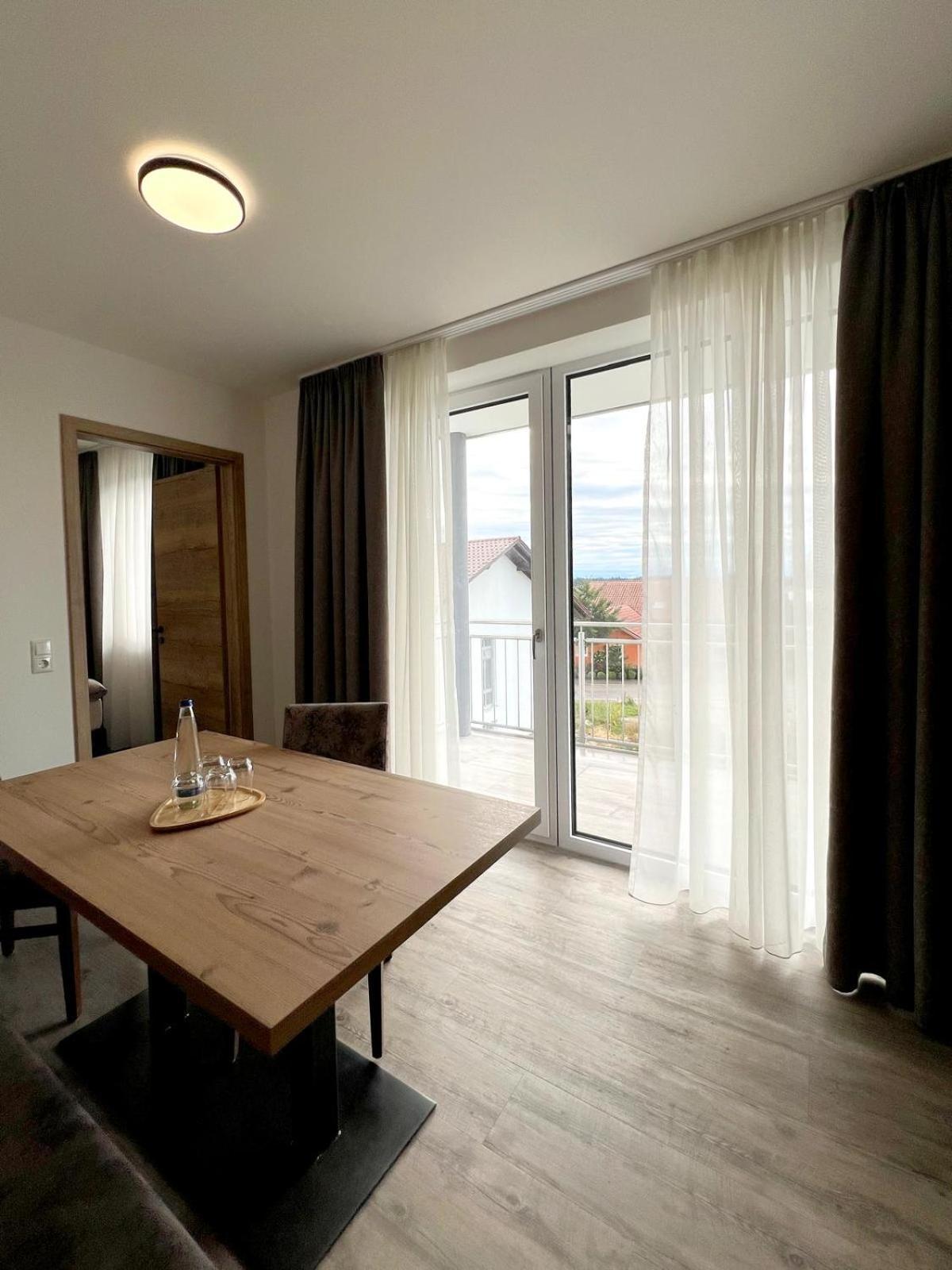 Landgasthaus Zur Linde Pleiskirchen 外观 照片